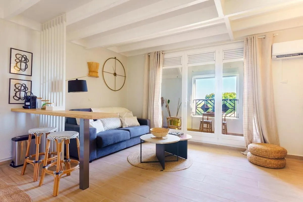Tres Beau Duplex Avec Vue Mer Et Acces Piscine Le Gosier